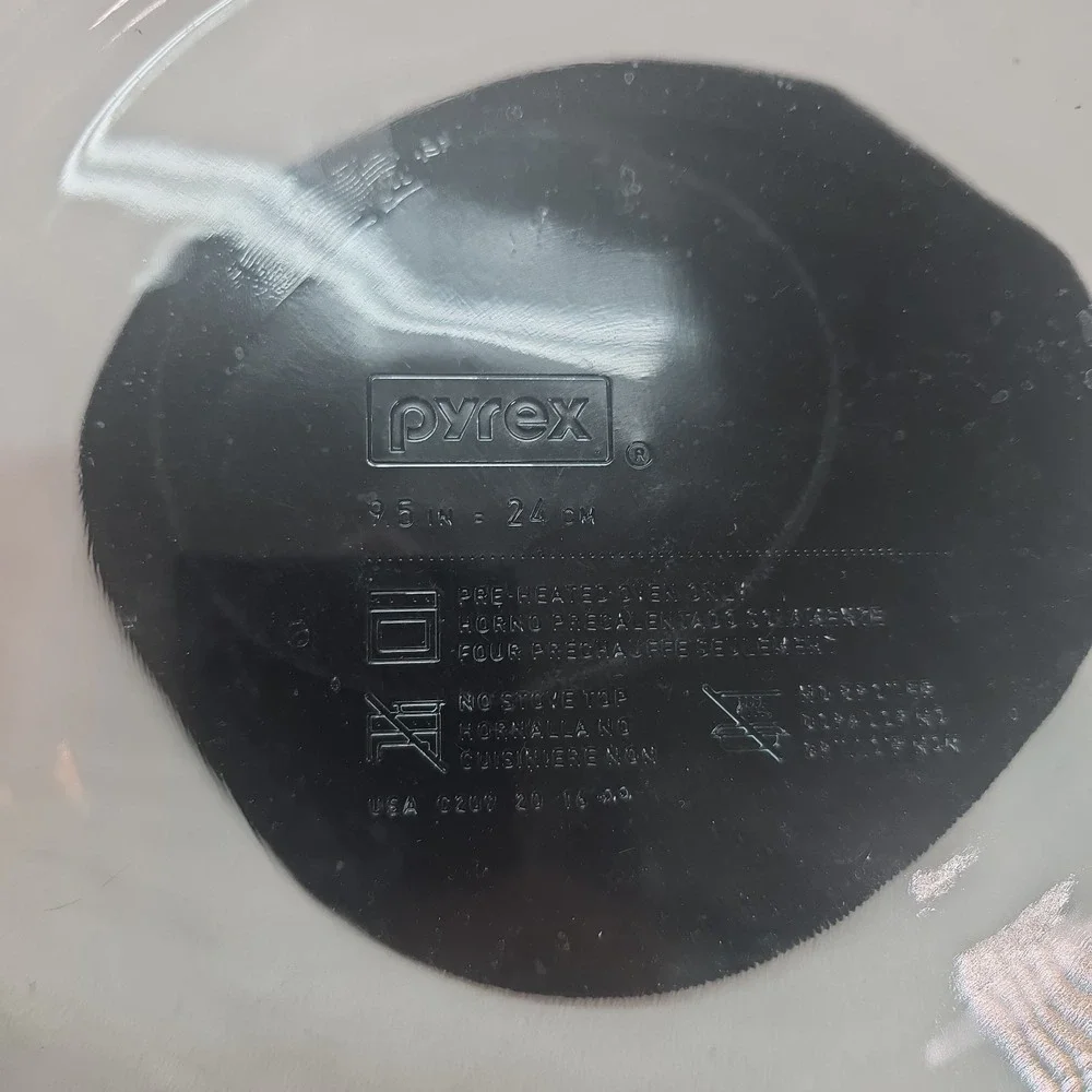 Vintage Pyrex 9.5 Inch Deep Dish Scalloped Rim Glass Pie Plate #C209